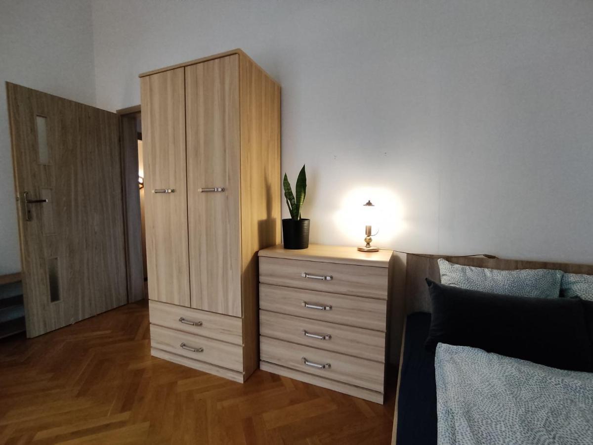 Classic Apartament Metro Kabaty Varšava Exteriér fotografie
