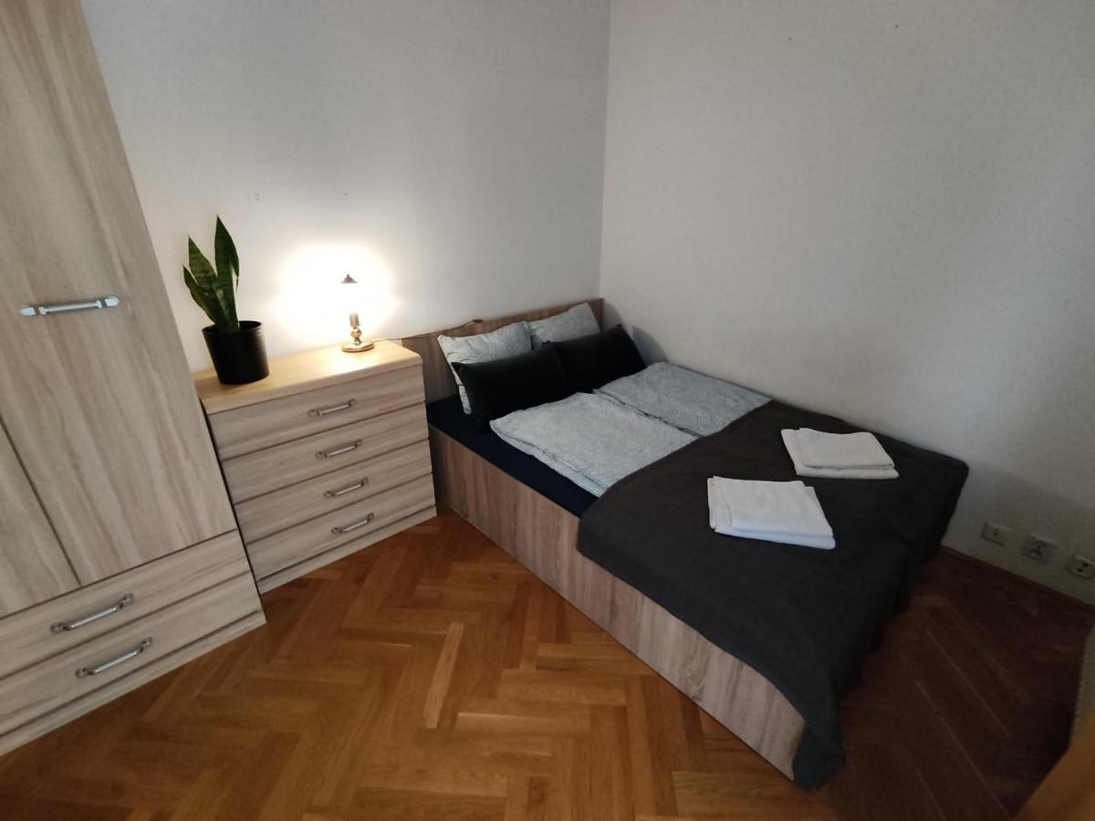 Classic Apartament Metro Kabaty Varšava Exteriér fotografie